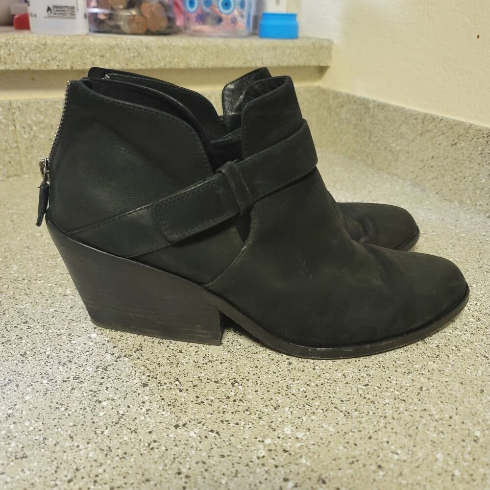 Eileen FIsher Black Leather Cut Out Ankle Bootie Size 10